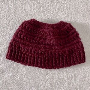5/$25 Handmade Burgundy Knit Toque Beanie Winter Had With Bun/Ponytail Hole